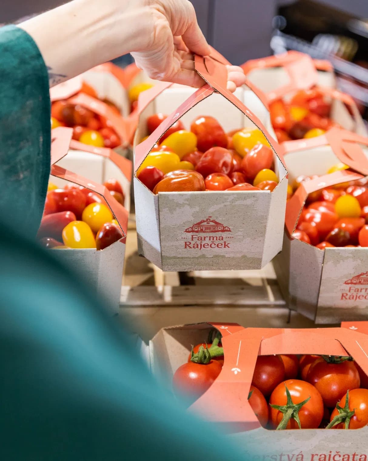 Branding for
a farm and local
food store